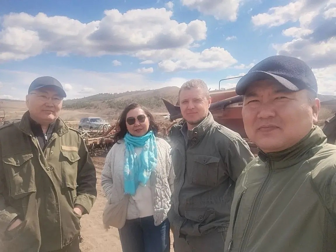 Руководитель ИМЦ Батомунко Цыбиков принял участие в празднике «Начало весенних полевых работ»